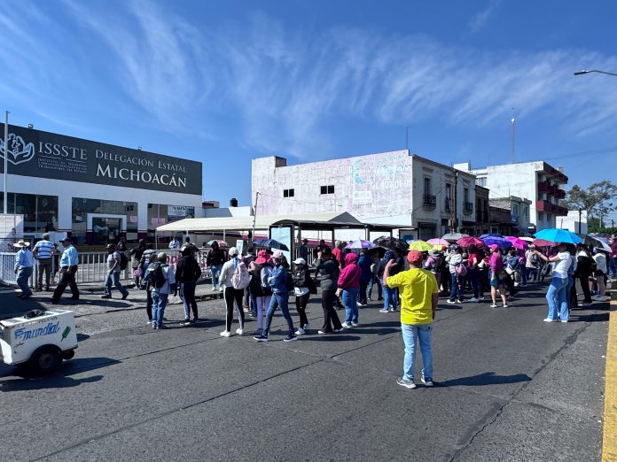Reforma a la Ley del ISSSTE provoca protestas en Morelia