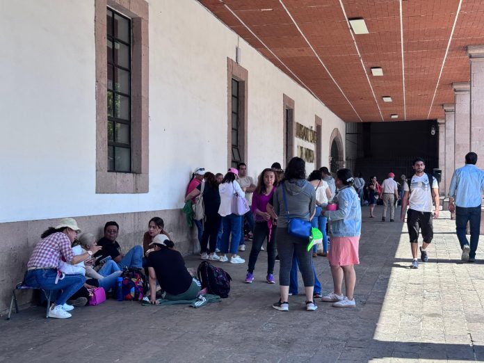 Con la toma de alcaldías de Michoacán, CNTE exige disminuir edad de jubilaciones