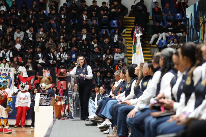 La UMSNH los espera con los brazos abiertos para que continúen su futuro profesional, señala Yarabí Ávila al inaugurar ExpOrienta y ACUDE 2025