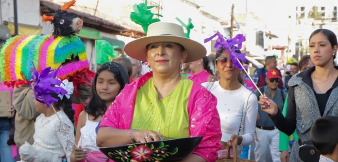Con trajes deslumbrantes, comparsas llenas de ritmo y el entusiasmo de toda la comunidad, la festividad se convirtió en un evento inolvidable.