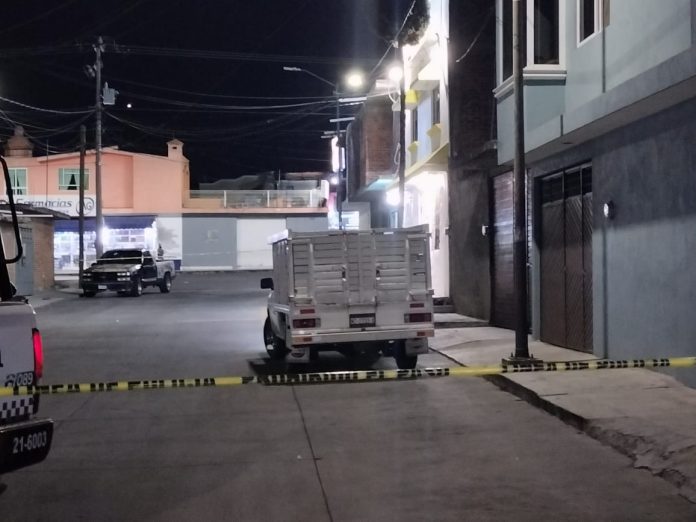Balean a hombre afuera del Complejo Deportivo Bicentenario, en Morelia