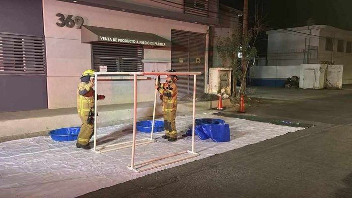 Fuga de amoniaco en fábrica de hielo de Ciudad Industrial moviliza a bomberos, en Morelia