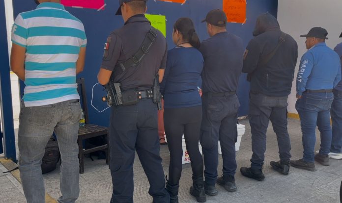 Denuncian por sabotaje a policías que tomaron cuarteles de la Guardia Civil