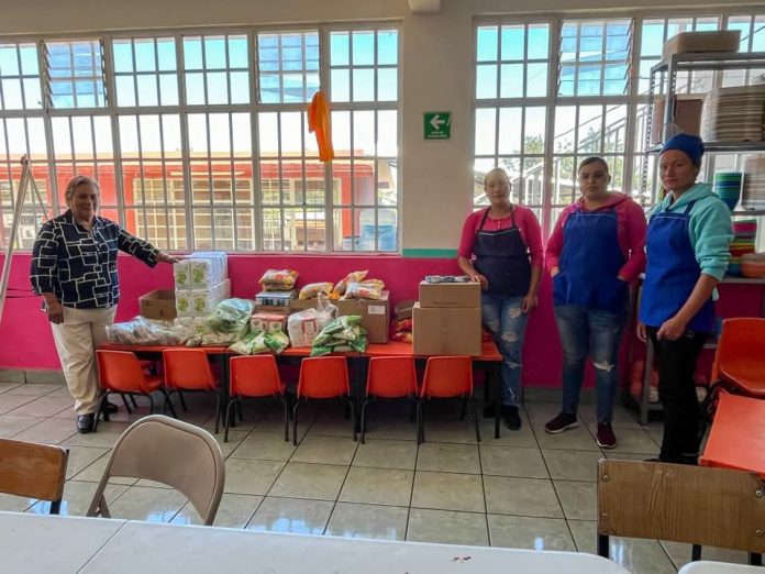 Gobierno de Quiroga y DIF entregan despensas y apoyo alimentario