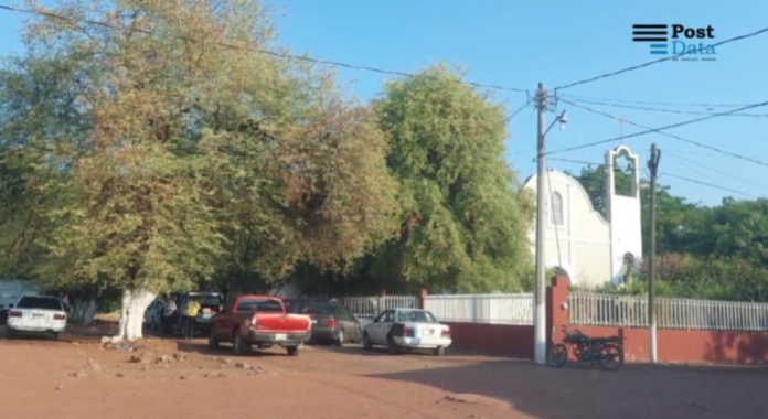 Al menos 15 familias, salen desplazadas por la violencia de comunidades de Apatzingán Al menos 15 familias, salen desplazadas por la violencia de comunidades de Apatzingán