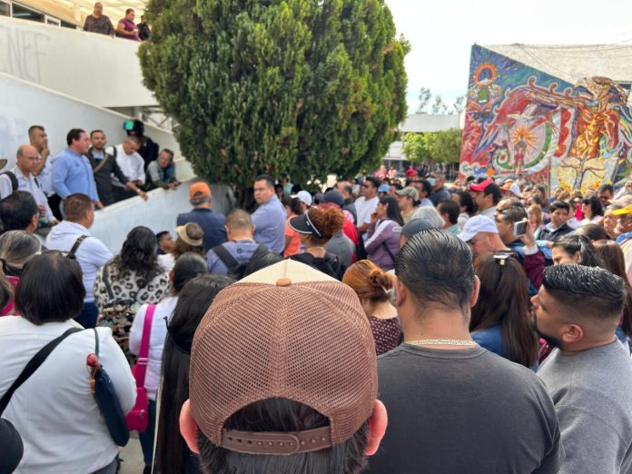 Fracción de la CNTE toma la SEE en Michoacán, para exigir nuevas demandas