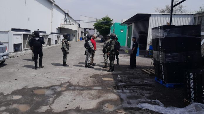 En seguimiento a la estrategia establecida para garantizar el bienestar del sector citrícola en la región de Tierra Caliente, los efectivos de las secretarías de Seguridad Pública (SSP)