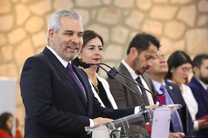 Analizan incremento a la tarifa del transporte público en Michoacán: Gobernador