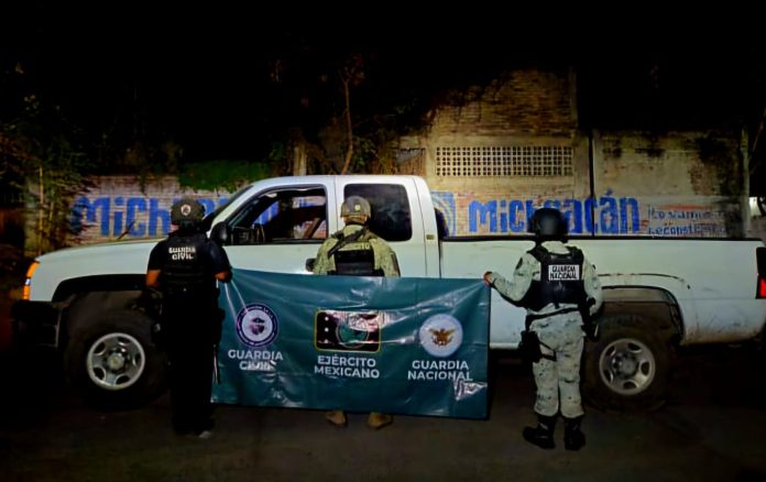 Policías y soldados capturan a “El Grande”, con un arma larga y camioneta robada en Cenobio Moreno