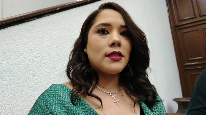 La diputada local del PVEM, Xóchilt Ruiz González, presidenta de la Comisión de Derechos Humanos en el Congreso del estado,