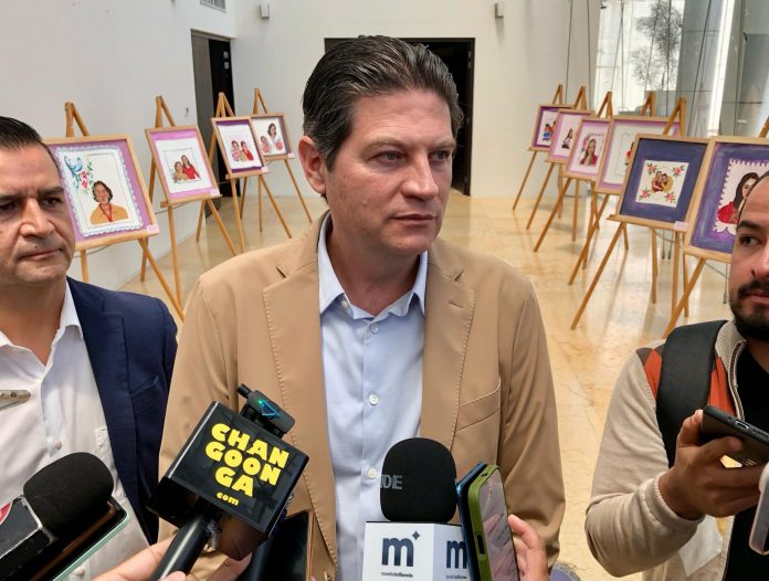 "Yo siempre voy a apoyar a mi esposa como ella me ha apoyado": Alfonso Martínez