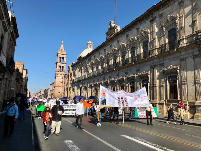 “Vamos a dar la pelea”; sindicatos presentan 2 mil 700 amparos contra Ley Orgánica de la UMSNH