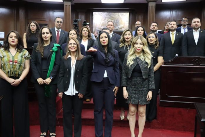 Relación laboral con el gobernador, no condiciona trabajo de Fiscal Anticorrupción: PT y Morena