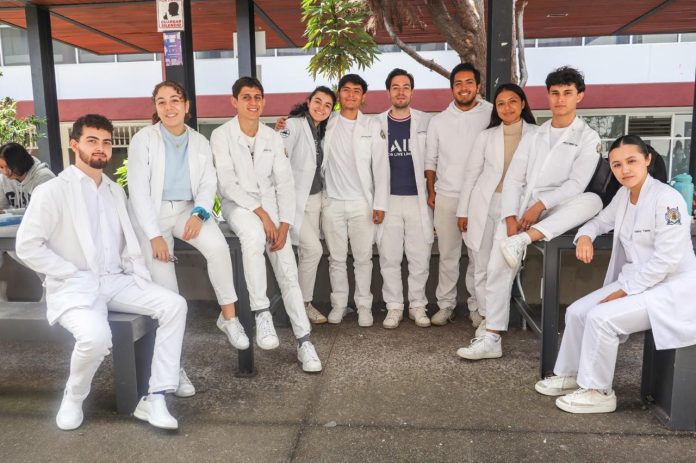 Da Federación opinión positiva a formación de médicos cirujanos de la UMSNH