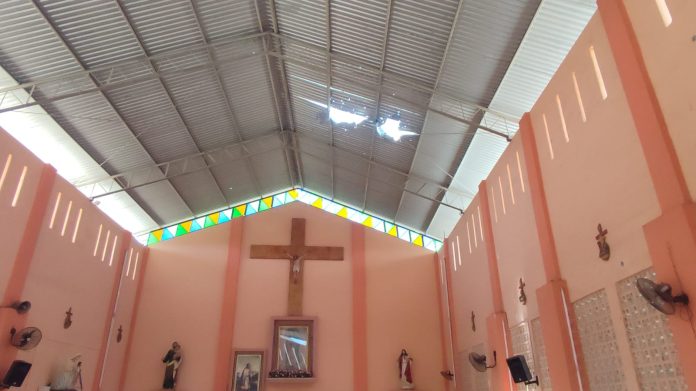 Regidora de Apatzingán asegura que solo 22 personas permanecen en El Alcalde