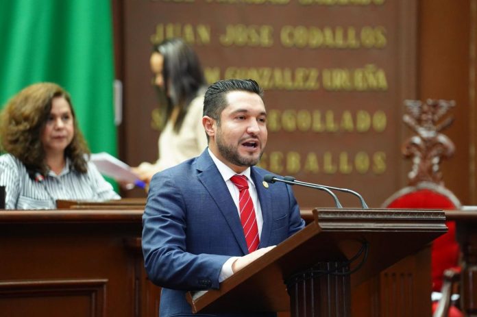 Diputado del PRD propone homologar la no reelección y prohibición al nepotismo en Michoacán