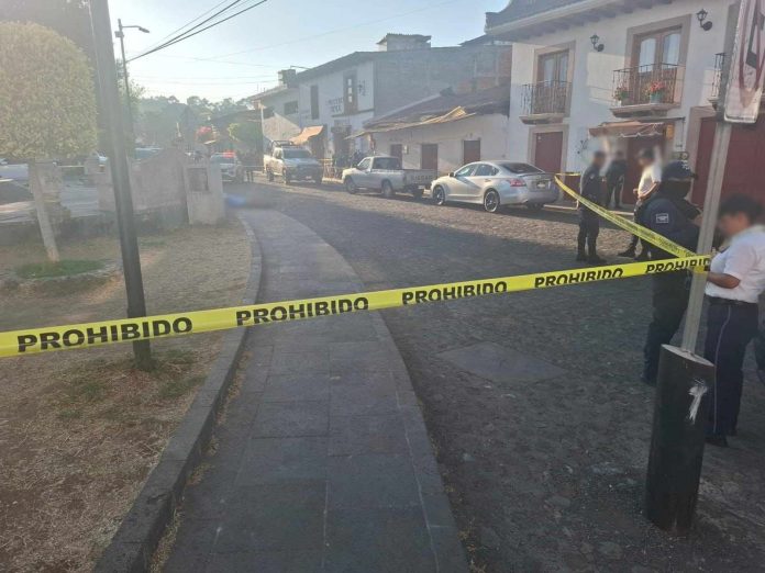 Sujeto es asesinado a tiros en Pátzcuaro, cerca de una procesión religiosa