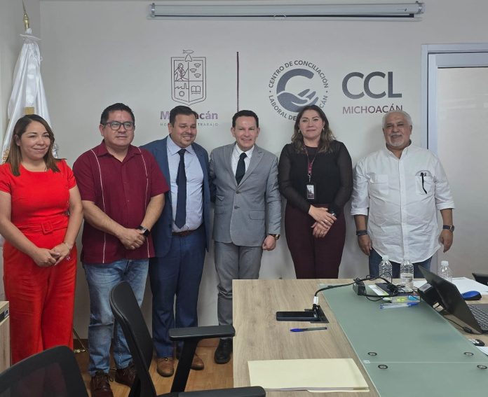 Trabajadores administrativos de la UMSNH recibirán pago retroactivo de incremento salarial 2025, aceptan propuesta
