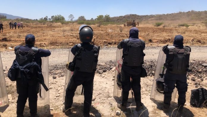 Con la fuerza pública, el gobierno de Michoacán tomó posesión de terrenos para el nuevo Libramiento de Morelia