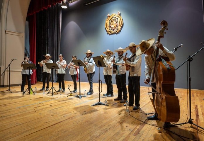 Para impulsar el talento nicolaita, se crean nuevos grupos artísticos en la Universidad Michoacana