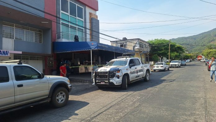 Hombre es baleado en taquería, de la colonia Francisco J. Mújica