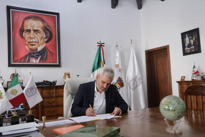 Para fortalecer la cultura de la paz, el gobernador Alfredo Ramírez Bedolla firmó y publicó el decreto con el que se prohíbe la interpretación