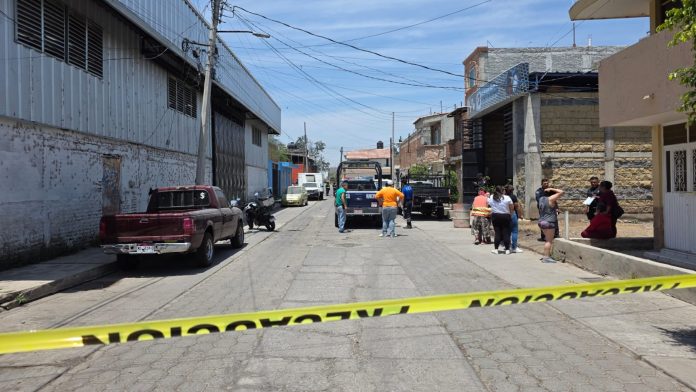 Un joven de 23 años de edad fue asesinado a balazos mientras se encontraba laborando en un taller de acero inoxidable