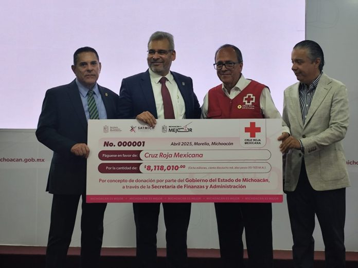 Dona el gobierno de Michoacán 8 mdp a la Cruz Roja Mexicana, del ingreso por refrendo vehicular