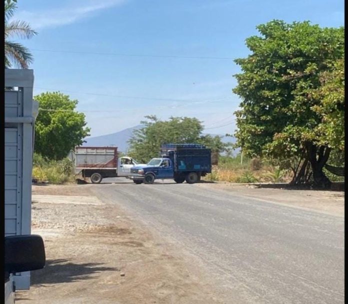 Bloqueos, enfrentamientos y dos heridos de bala en Apatzingán