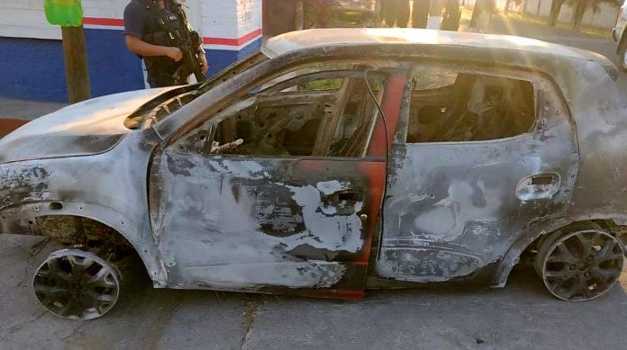 Chofer Uber es asesinado en Álvaro Obregón; los homicidas le queman su vehículo