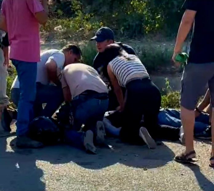 Joven motociclista muere al accidentarse en Las Guacamayas Joven motociclista muere al accidentarse en Las Guacamayas