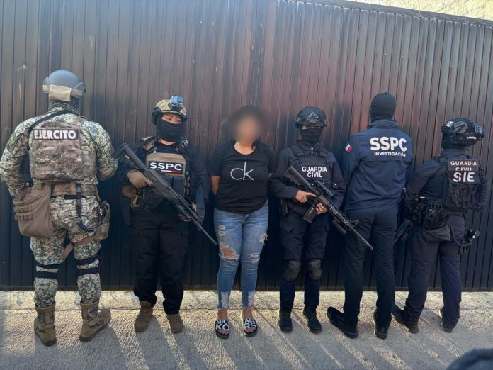 Un juez federal determinó no vincular a proceso a Leslie “N”, alias “La Güera”, señalada como presunta operadora financiera del Cártel Jalisco Nueva Generación