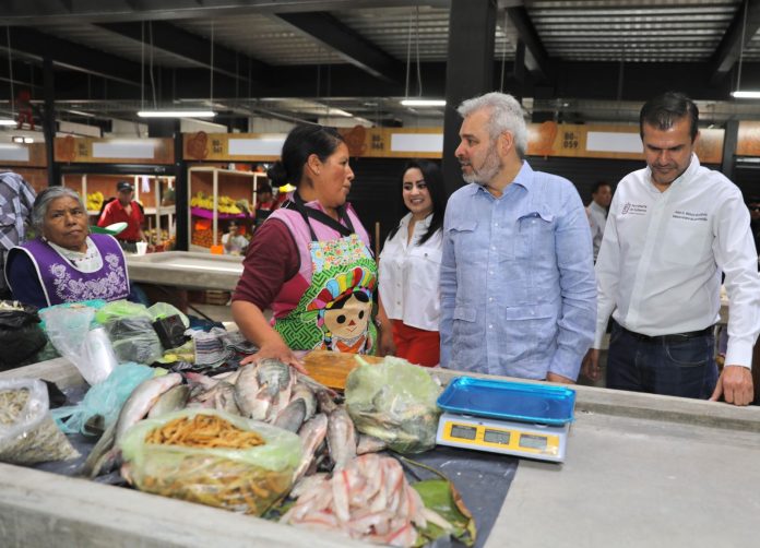 Instalados y operando el 100% de los comerciantes en el Mercado de Pátzcuaro