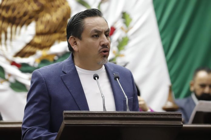 El Pleno del Congreso del Estado, aprobó por unanimidad conceder licencia por tiempo indefinido para separarse al cargo de diputado