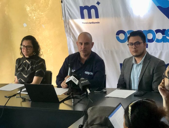 Morelianos reportan entre 25 y 40 fugas de agua todos los días