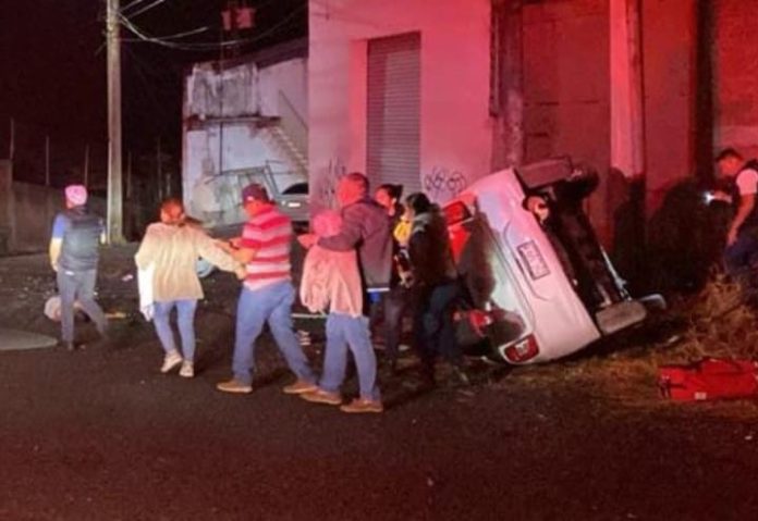 Accidente en la Uruapan-Paracho deja una persona sin vida y otra lesionada