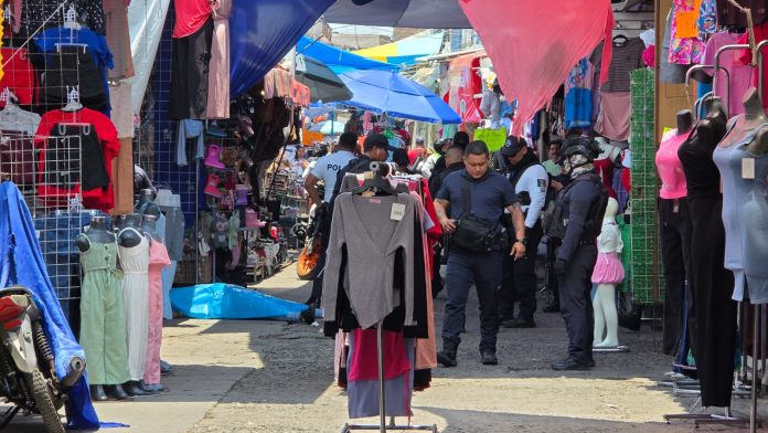Sujeto armado es acribillado por fuera del Mercado Hidalgo de Zamora