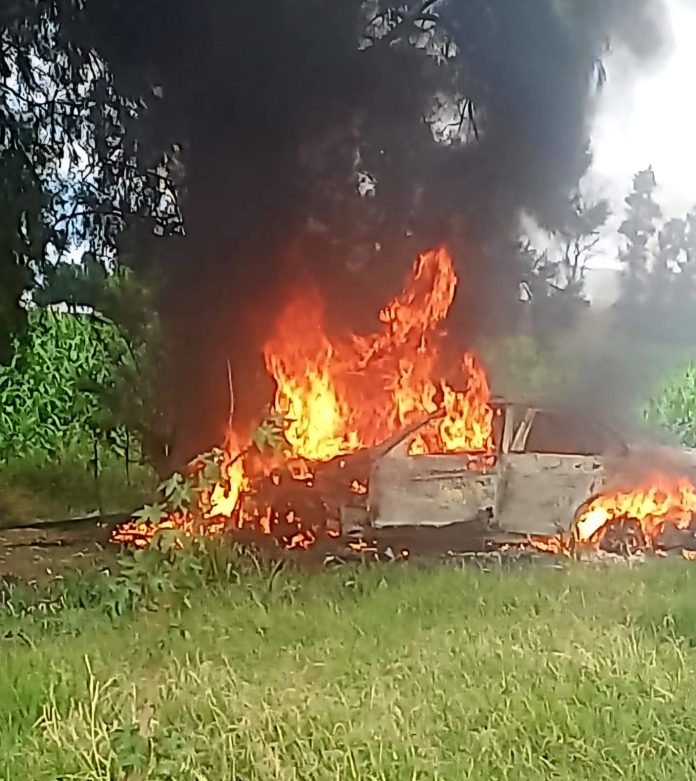 Arde vehículo en la Tarímbaro-Álvaro Obregón