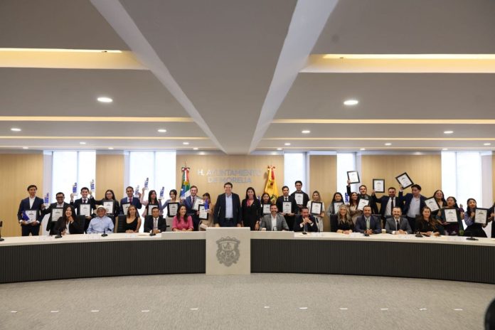 Ayuntamiento reconoce esfuerzo y talento de la juventud moreliana