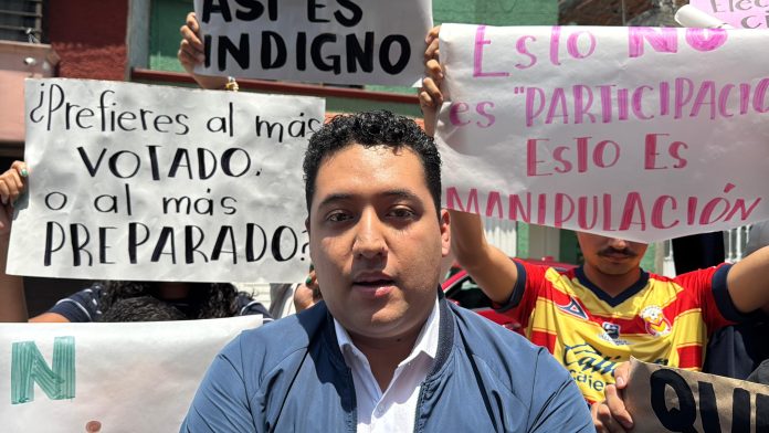 Jóvenes denuncian farsa electoral en una casilla de Morelia