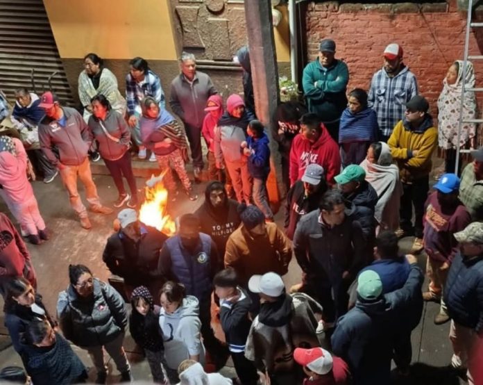 Un encolerizado grupo de habitantes de cherán linchó a un sujeto presuntamente involucrado