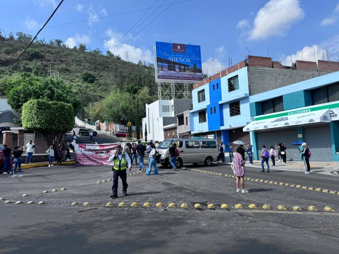 Bloquea Poder de Base Ramal Camelinas en Morelia; exige reunión con el gobernador y autoridades federales