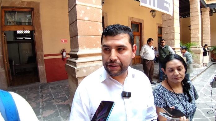 Llama líder del PRD al diálogo y la prudencia tras salida de Brissa Arroyo de la bancada Llama líder del PRD al diálogo y la prudencia tras salida de Brissa Arroyo de la bancada