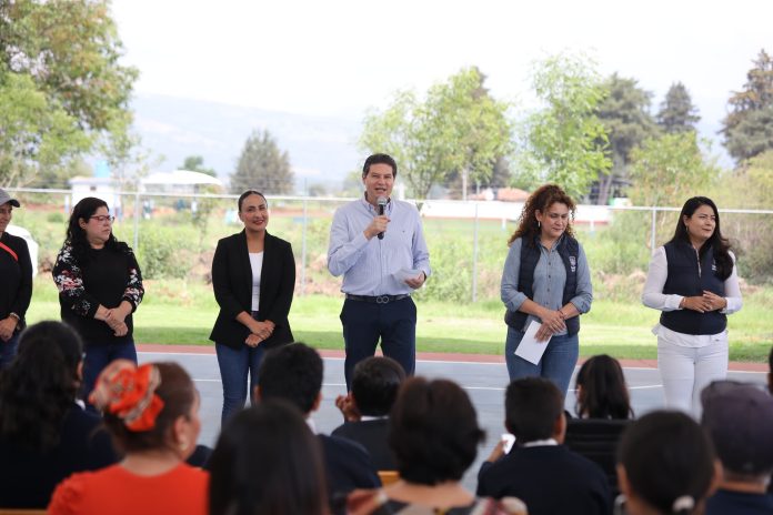Entrega Alfonso Martínez, nuevos apoyos para la niñez moreliana Entrega Alfonso Martínez, nuevos apoyos para la niñez moreliana
