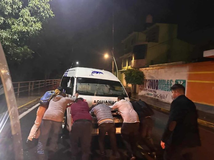 Tromba genera varias afectaciones en Zitácuaro