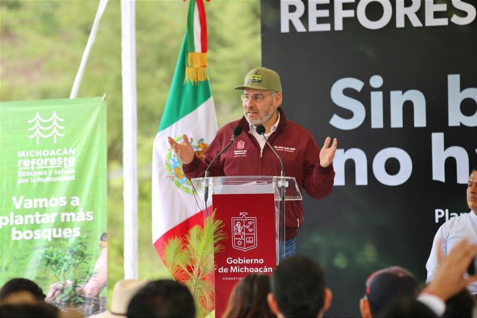 Michoacán impulsa reforestación histórica para recuperar el lago de Pátzcuaro: Bedolla