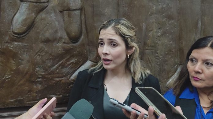 Brisa Arroyo reconsidera salida del PRD, pero mantiene denuncia por violencia política