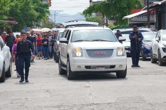 Dan el adiós a la alcaldesa de Tepalcatepec y a su esposo