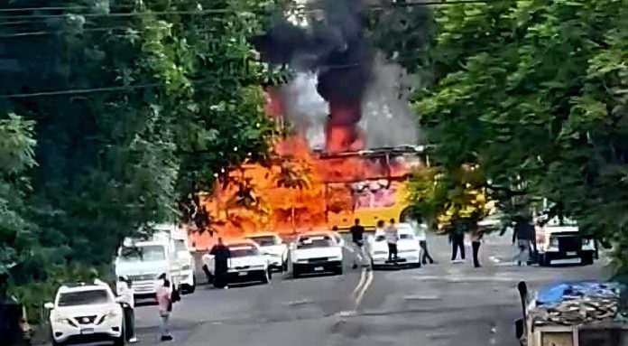 Hechos de violencia en Zitácuaro dejan 1 menor muerto y su madre herida