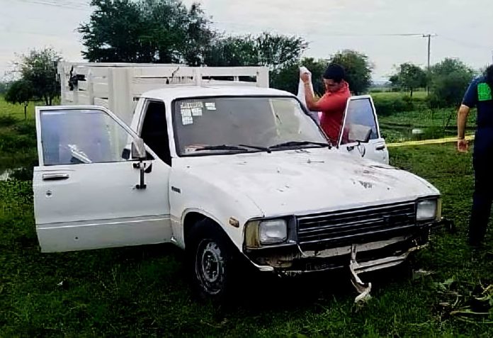 Camioneta se precipita a canal de riego, su conductor muere